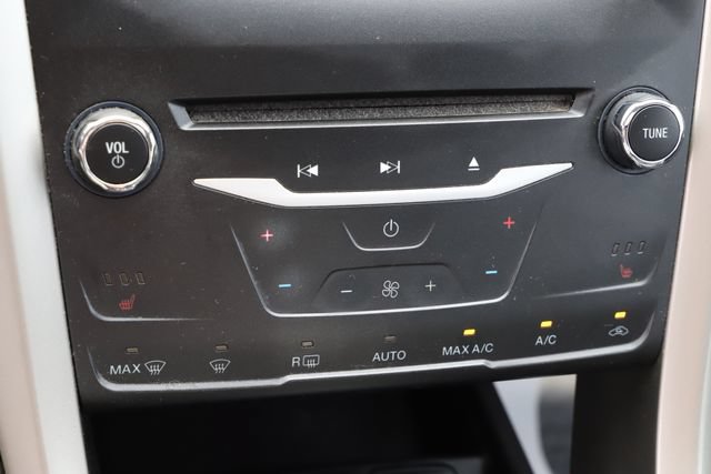 Used 2015 Ford Fusion SE w/ Equipment Group 502A FWD image 30