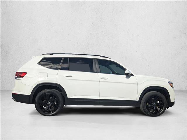 Used 2022 Volkswagen Atlas SE w/ Black Wheel Package image 4