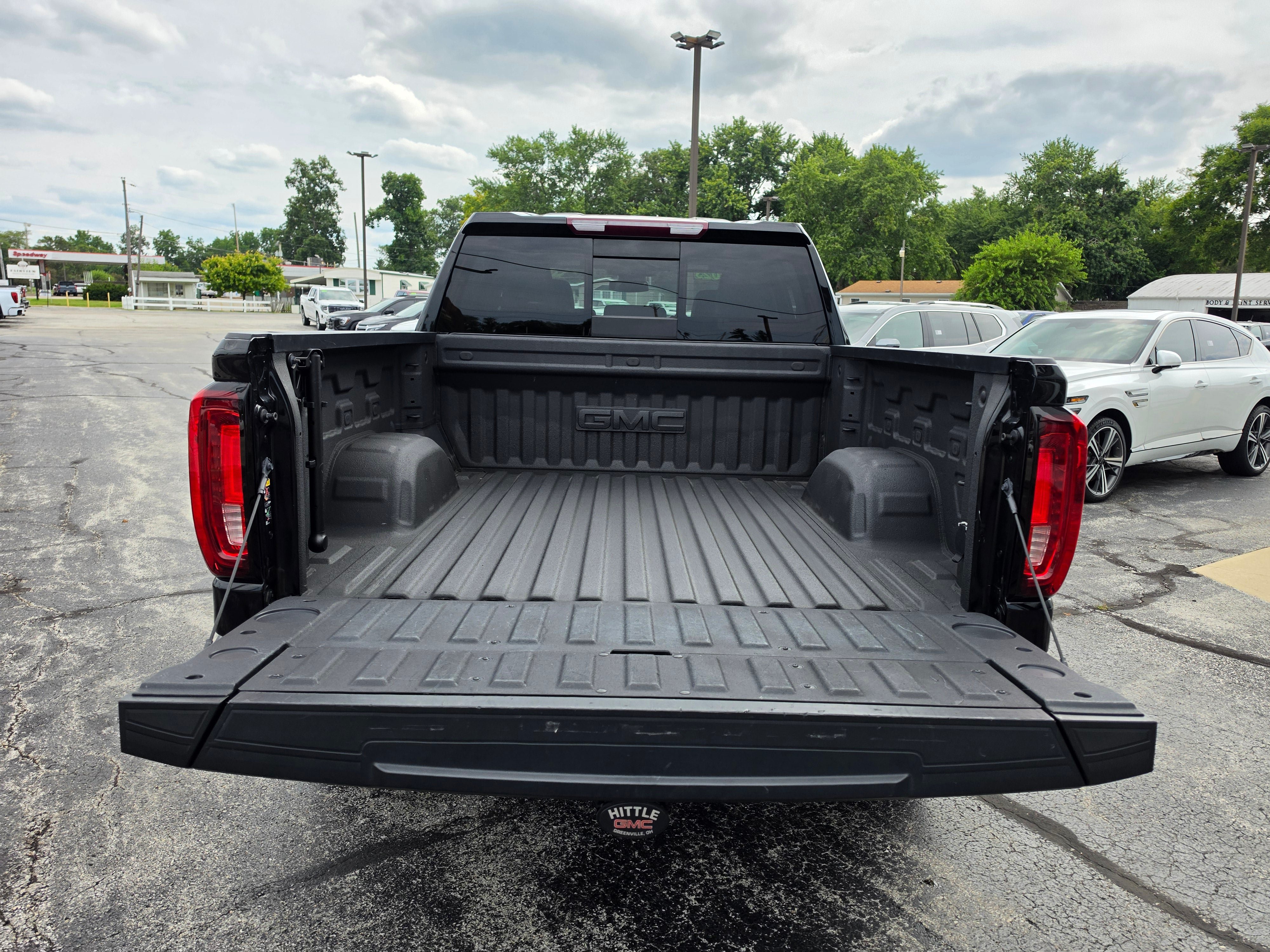 Used 2023 GMC Sierra 1500 SLT w/ SLT Premium Plus Package AWD/4WD image 6