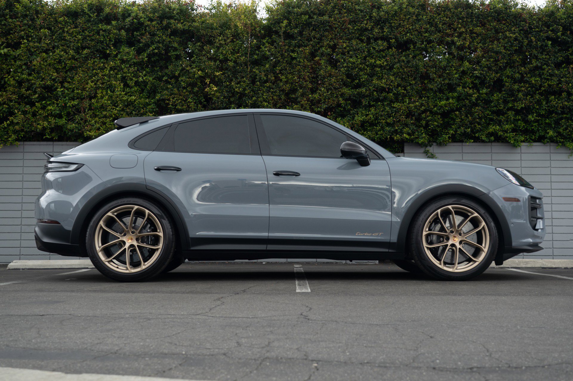 Used 2024 Porsche Cayenne Turbo GT image 9