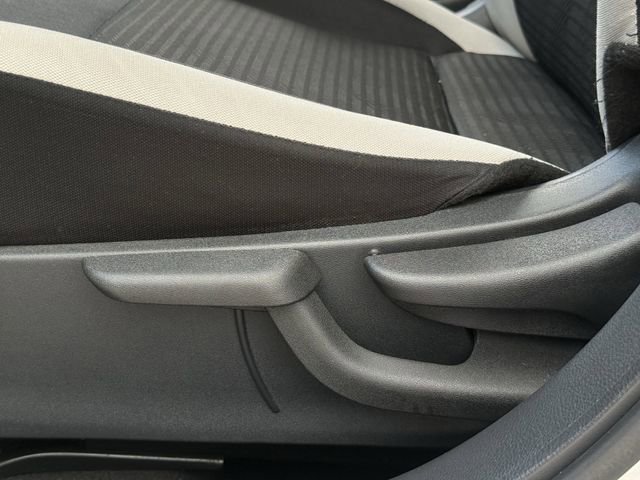 Used 2021 Nissan Versa SV image 25