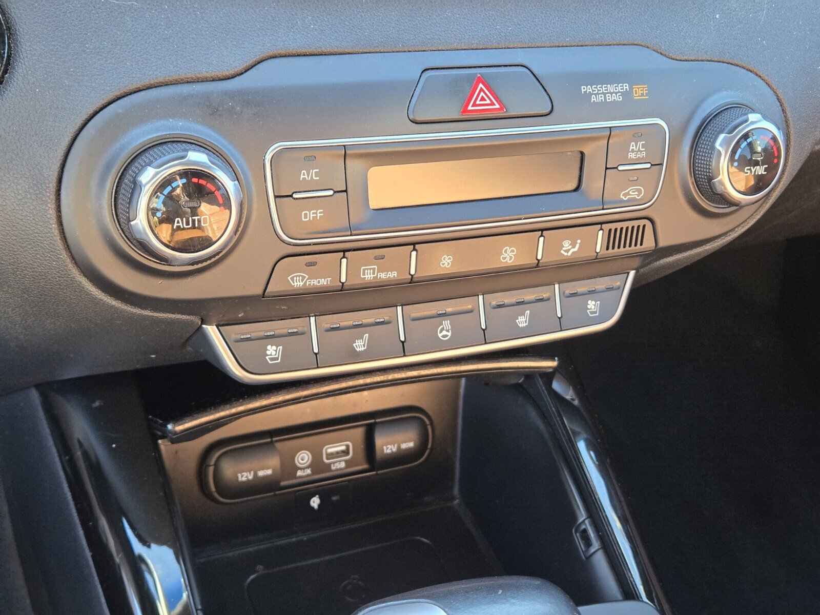 Certified 2019 Kia Sorento SX image 22