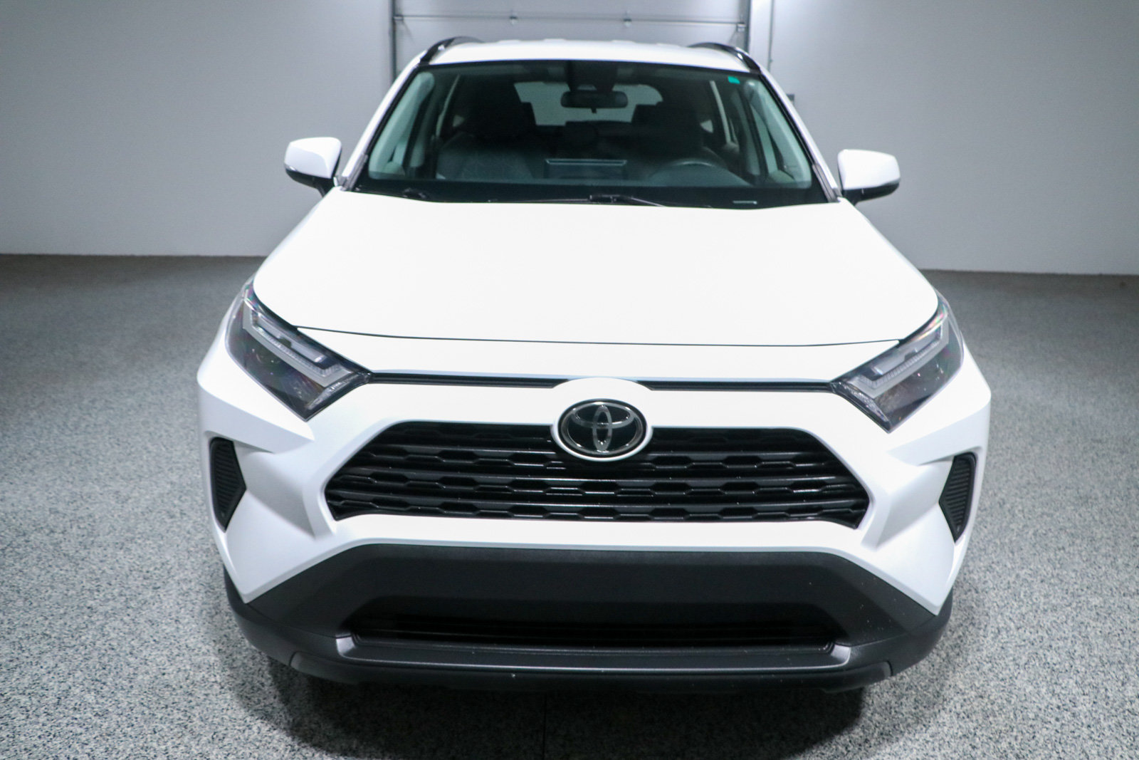 Used 2022 Toyota RAV4 XLE FWD image 4