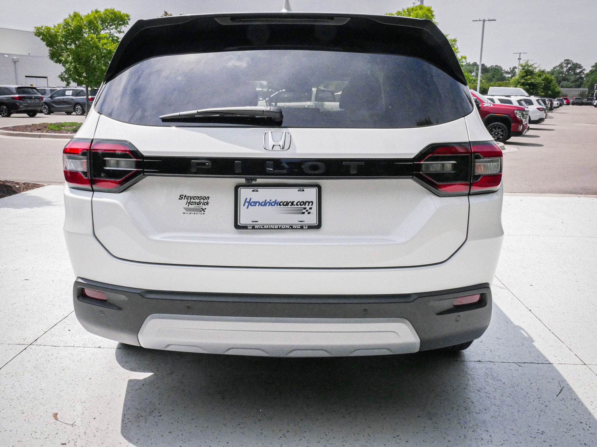 Used 2025 Honda Pilot EX-L image 9