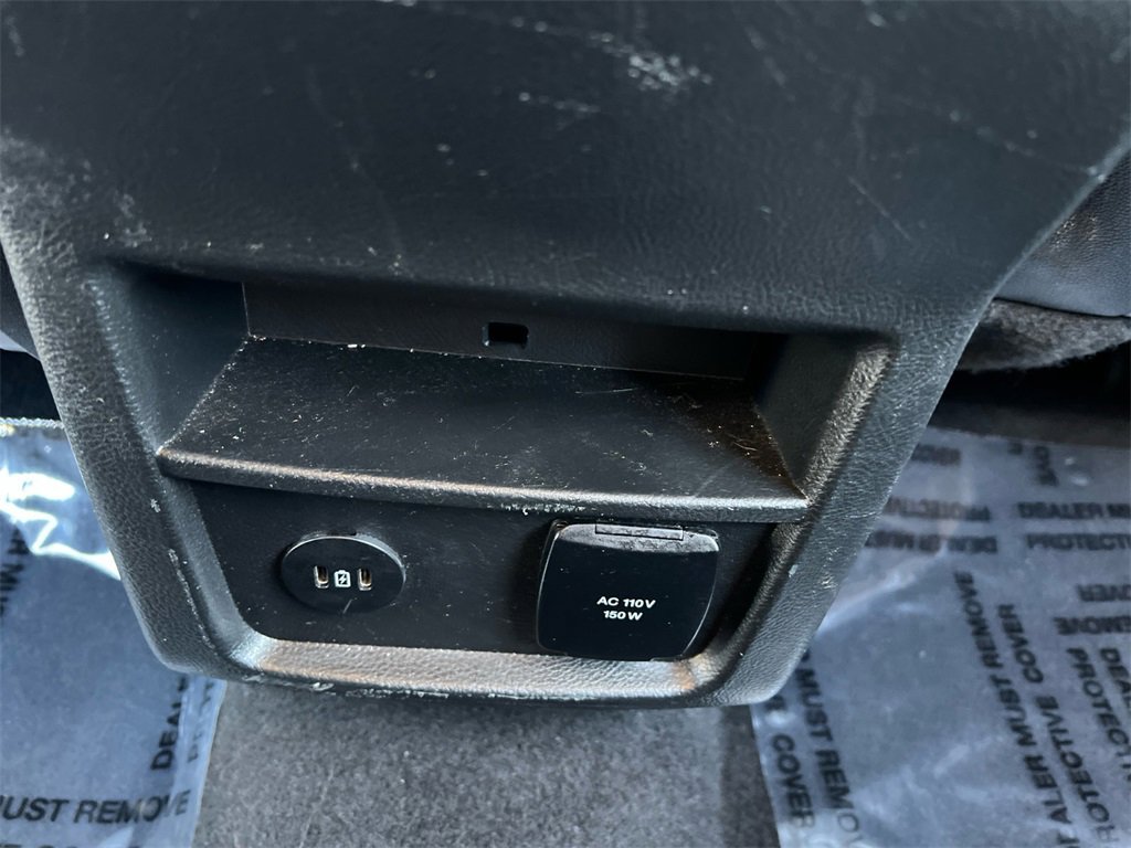 Used 2024 Ford Edge Titanium image 28