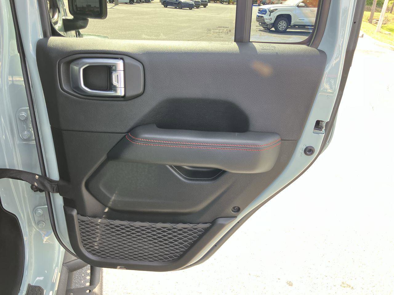 Used 2023 Jeep Wrangler Unlimited Rubicon w/ Steel Bumper Group AWD/4WD image 30