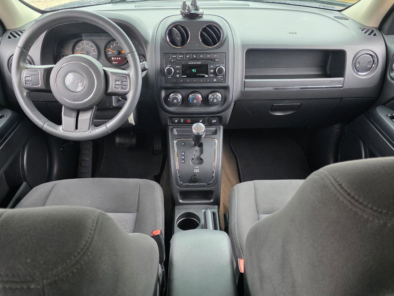 Used 2015 Jeep Patriot Latitude image 12