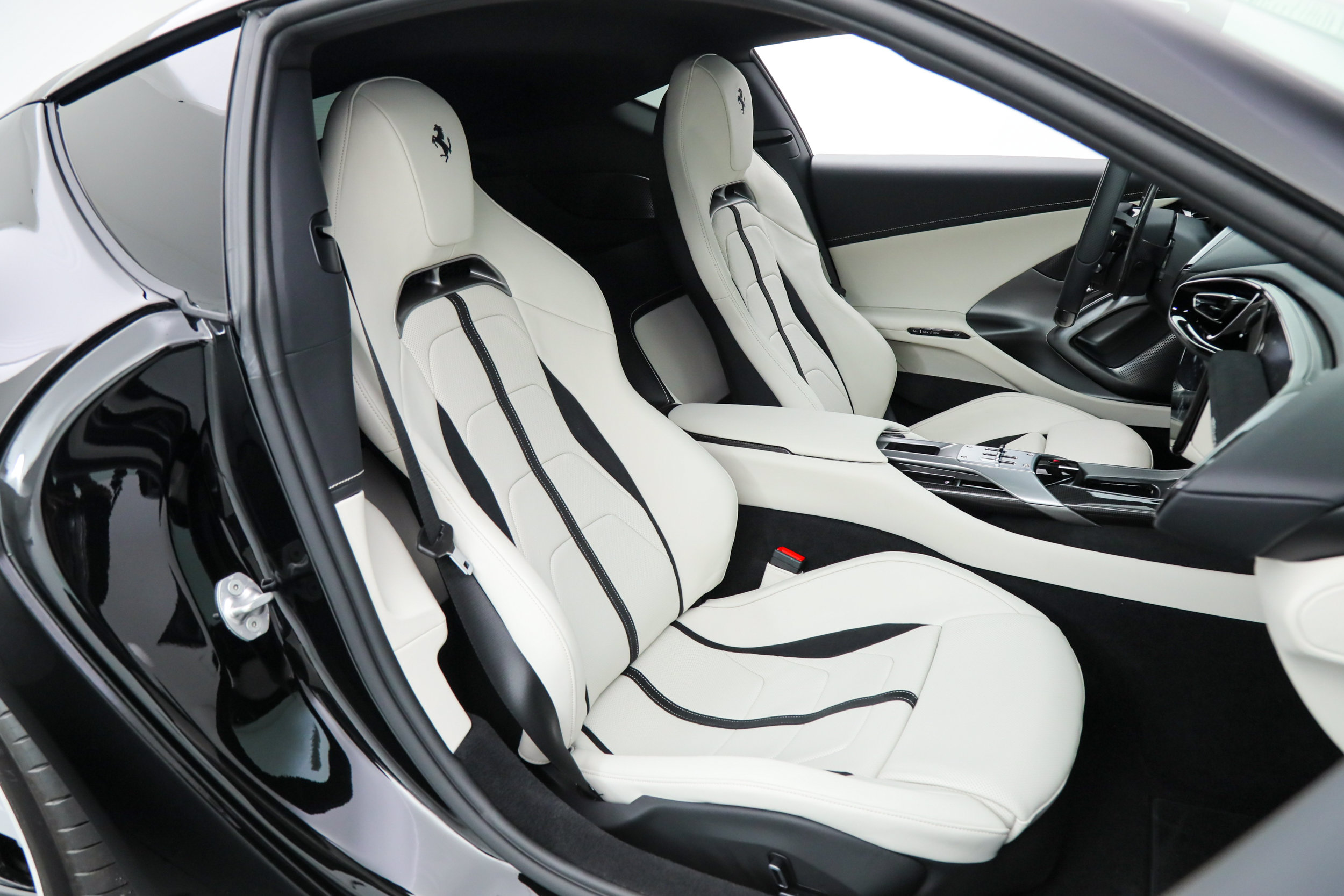 Certified 2025 Ferrari 12Cilindri RWD image 24