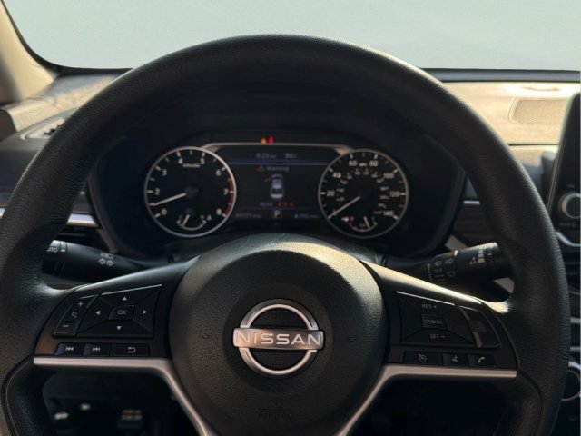 Used 2025 Nissan Altima 2.5 SV FWD image 23