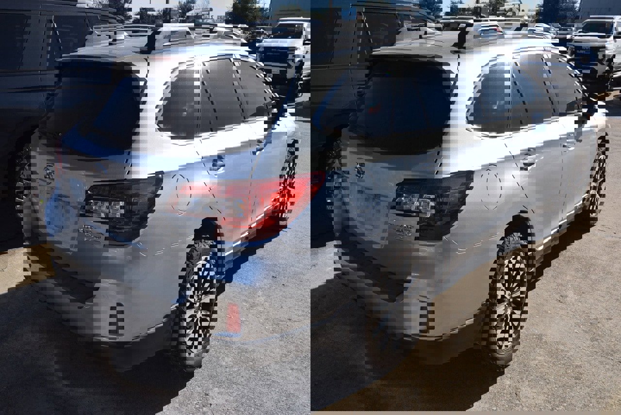 Used 2017 Subaru Outback 2.5i Limited image 6