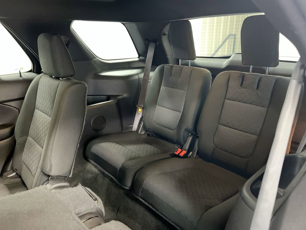 Used 2015 Ford Explorer XLT w/ Equipment Group 201A image 23