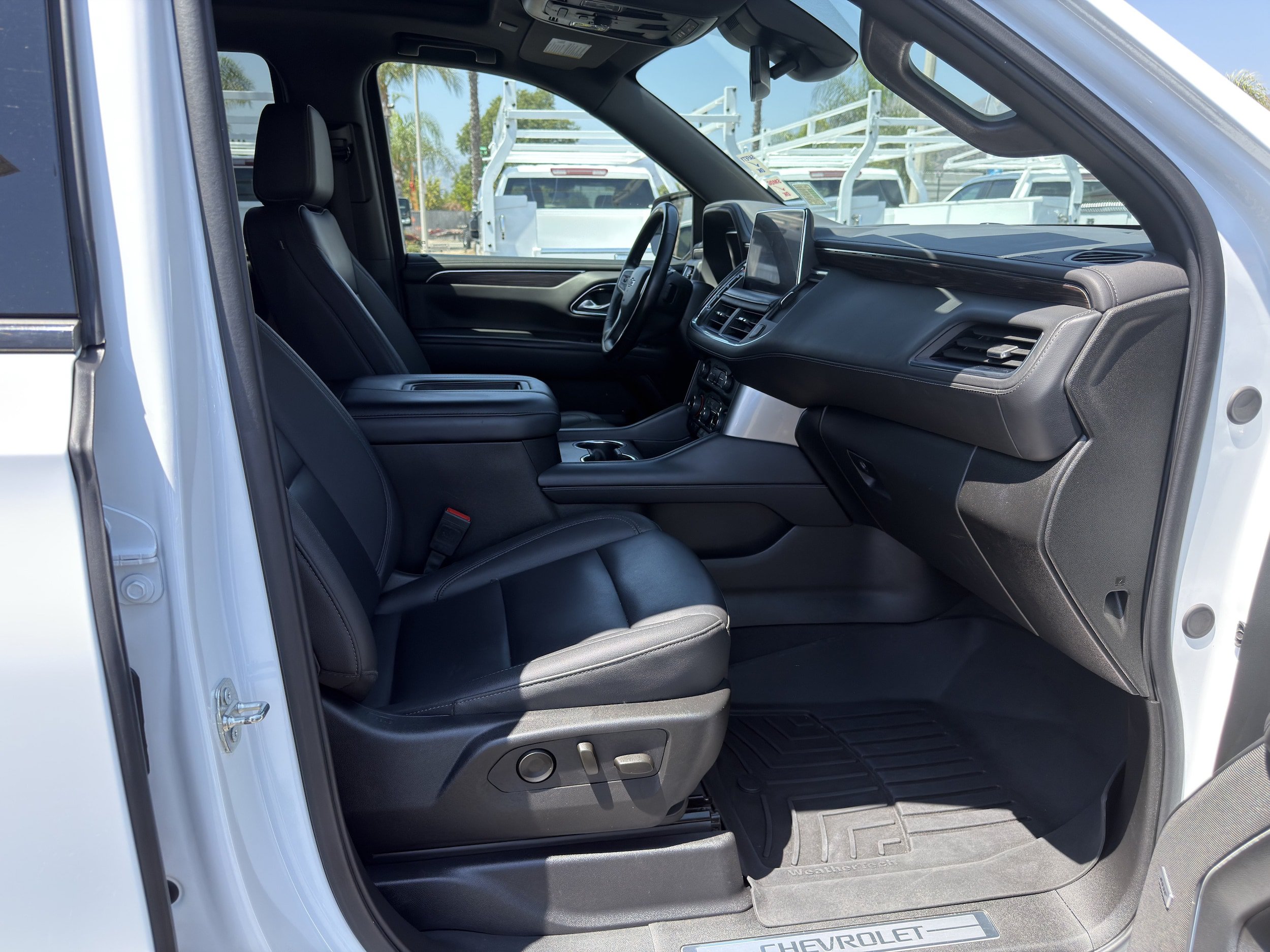 Used 2024 Chevrolet Tahoe Z71 w/ Z71 Off-Road Package AWD/4WD image 10