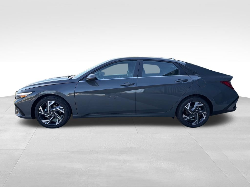 New 2026 Hyundai Elantra Limited FWD image 2