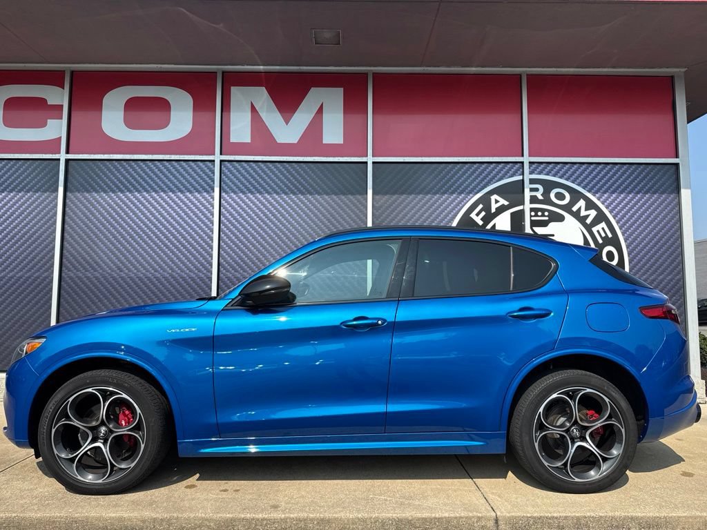 Used 2023 Alfa Romeo Stelvio Veloce AWD/4WD image 15