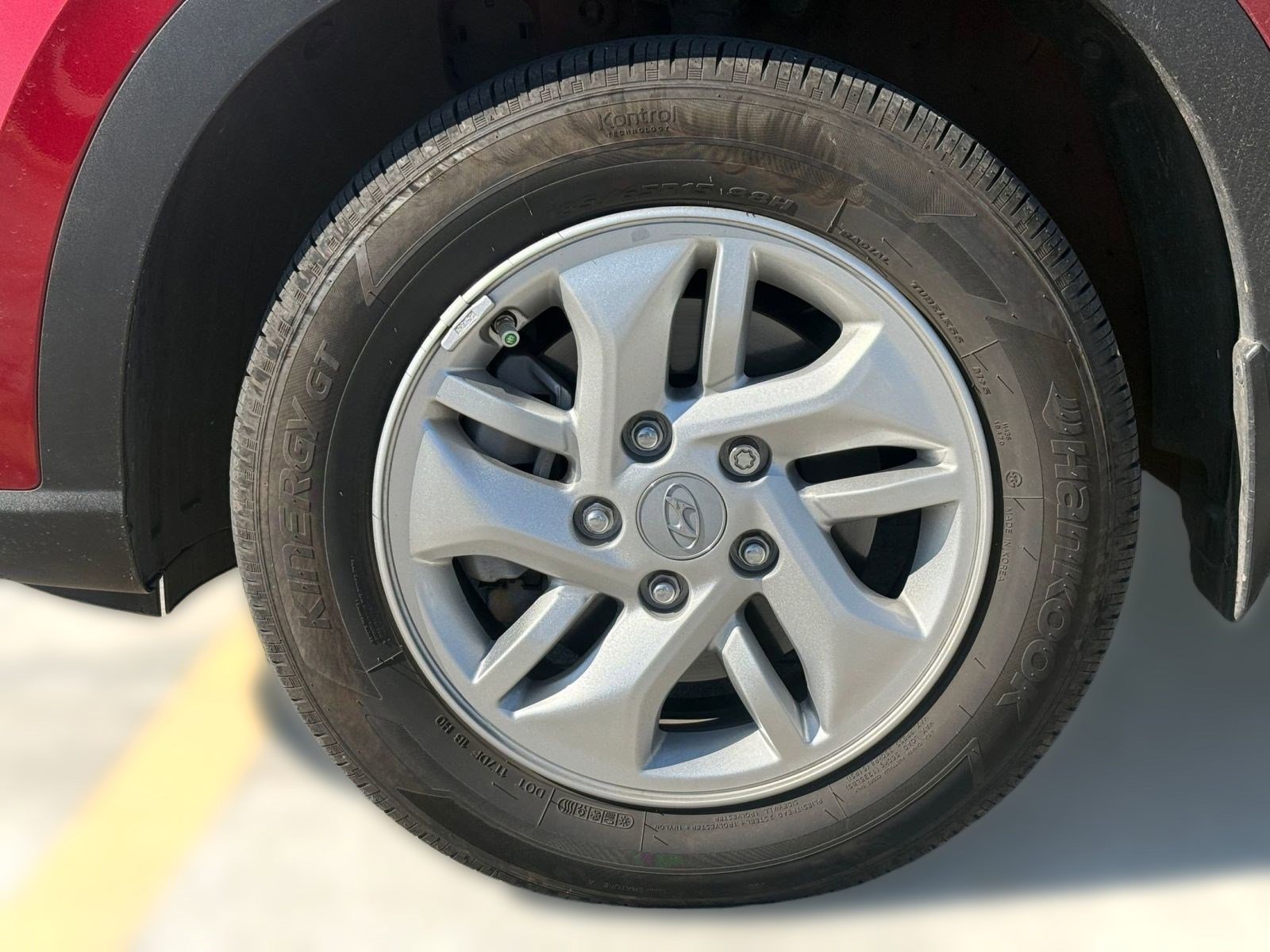 Used 2024 Hyundai Venue SE image 11