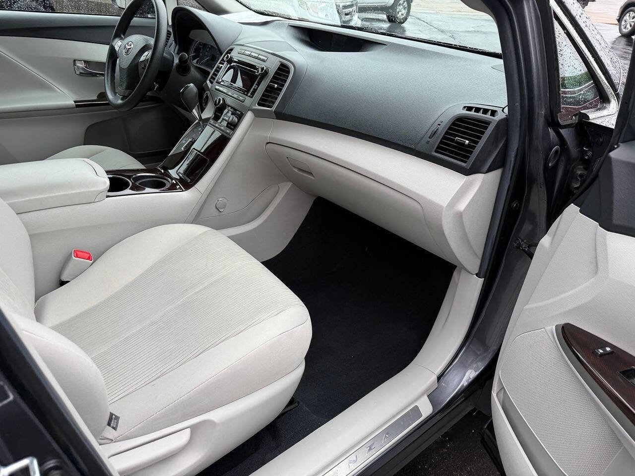 Used 2011 Toyota Venza AWD w/ Convenience Pkg image 30