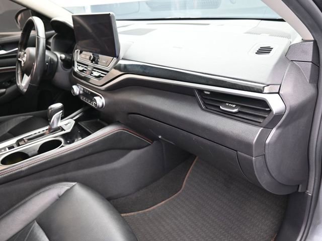 Used 2023 Nissan Altima 2.0 SR FWD image 43