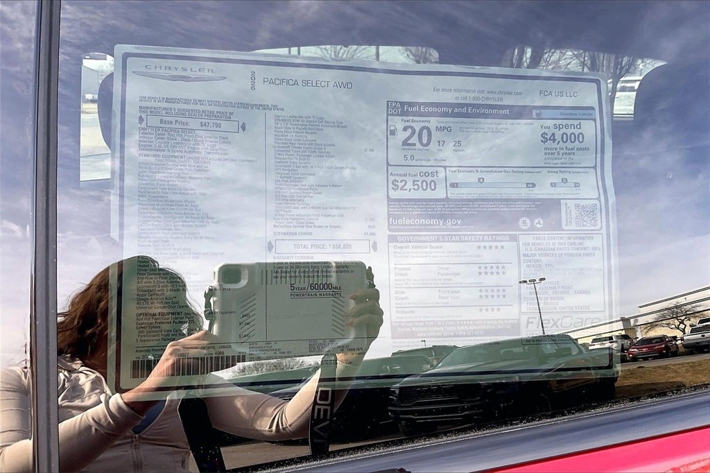 New 2026 Chrysler Pacifica Select image 14