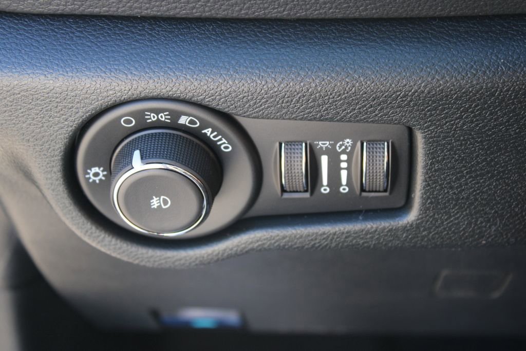 New 2026 Chrysler Pacifica Pinnacle image 32