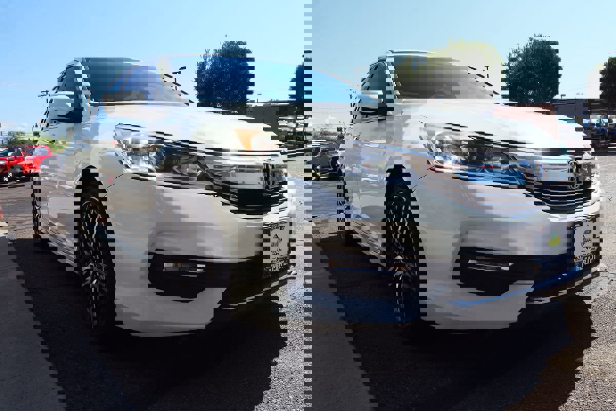 Used 2017 Honda Accord Sport Special Edition image 18