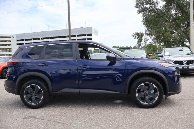 Used 2024 Nissan Rogue SV AWD/4WD image 9