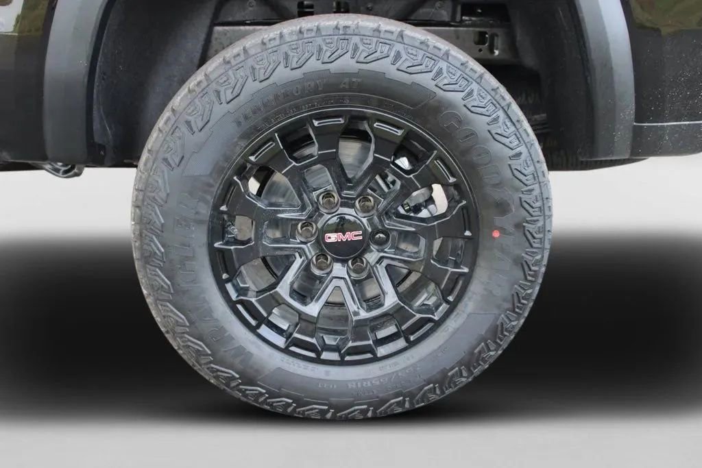 New 2026 GMC Canyon Elevation w/ LPO, Black Badging Package image 34