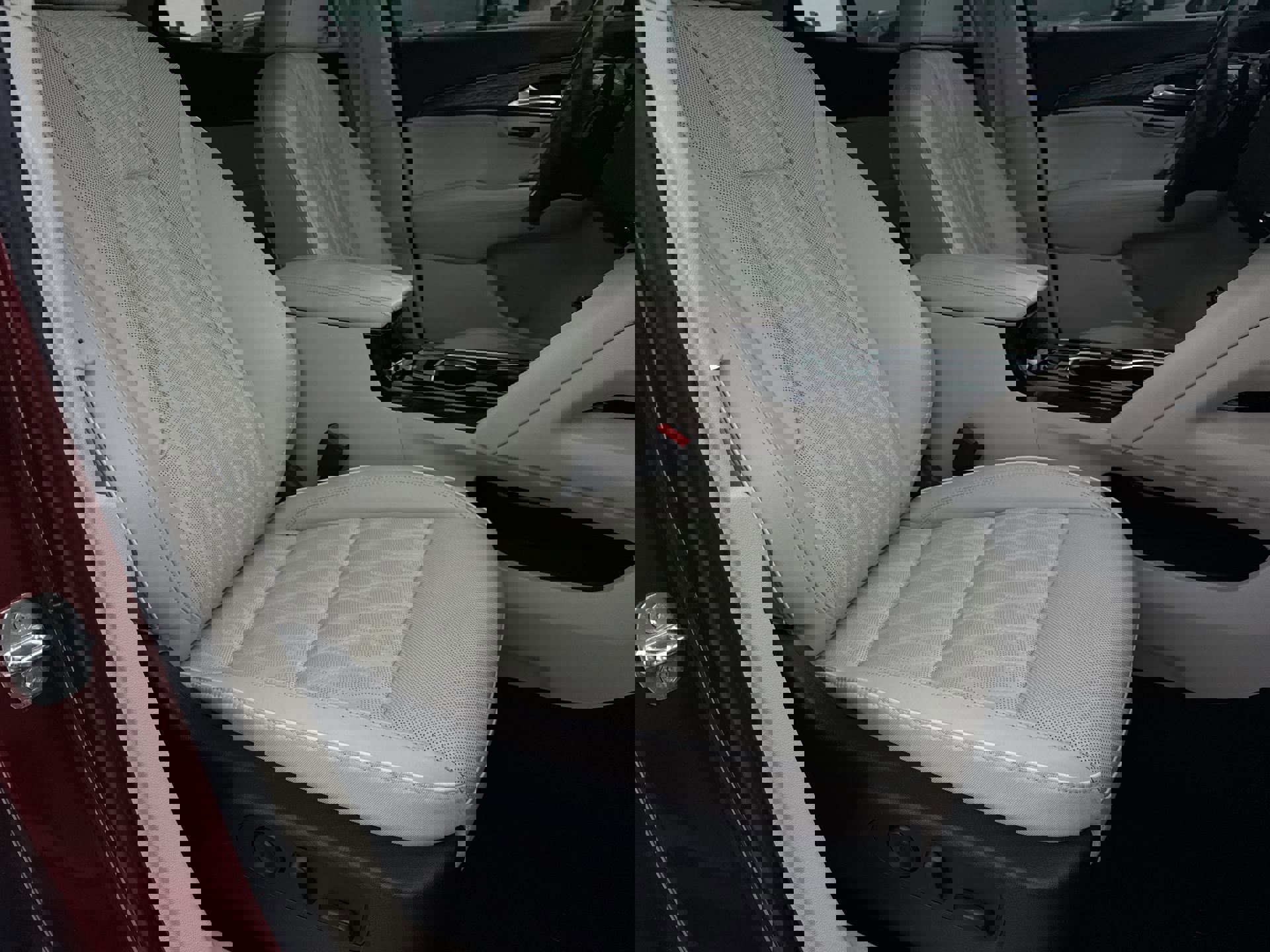 Certified 2021 Buick Envision Avenir w/ Technology Package II image 29