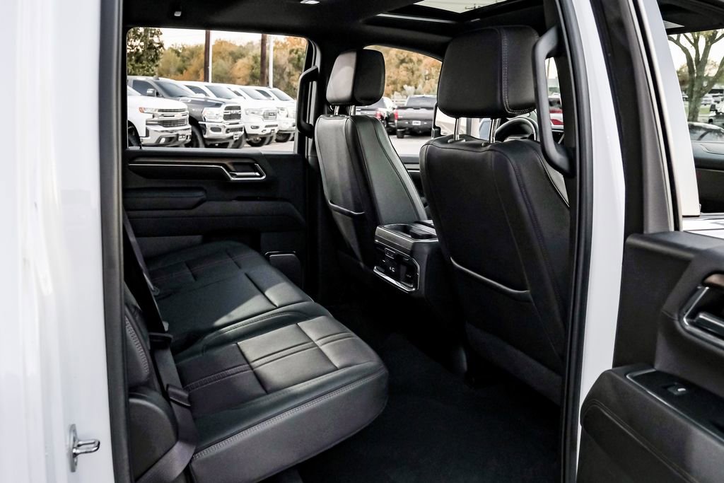 Used 2024 Chevrolet Silverado 3500 High Country w/ High Country Premium Package AWD/4WD image 29