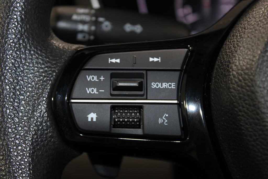 Used 2023 Honda Pilot LX image 35