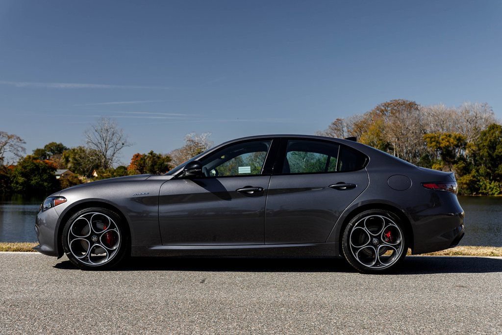 New 2026 Alfa Romeo Giulia w/ Driving Assist Package RWD image 6