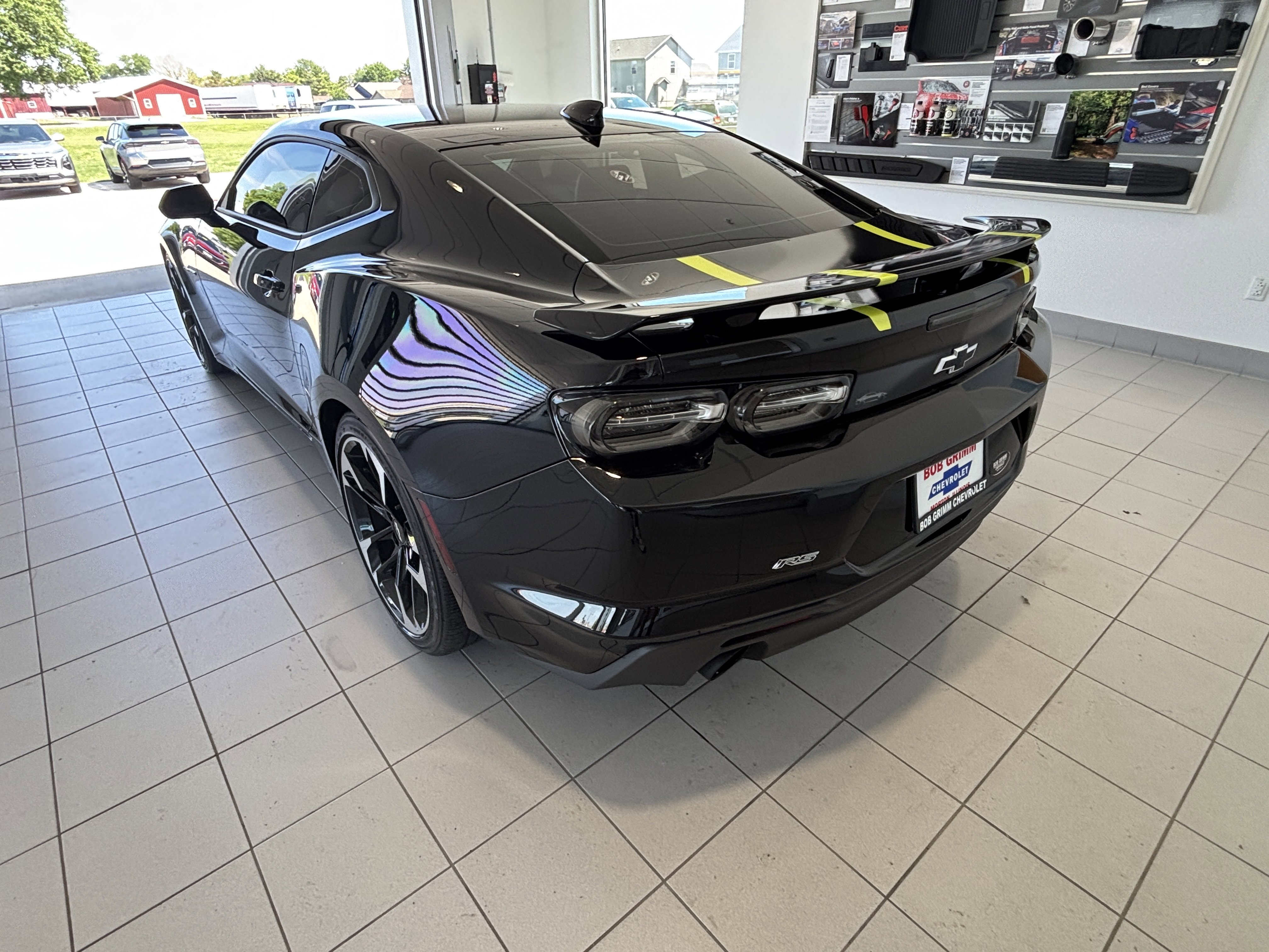 Used 2022 Chevrolet Camaro LT RWD image 3