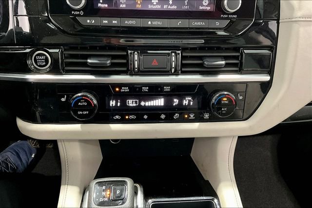 Used 2024 Nissan Pathfinder SV w/ SV Premium Package image 16