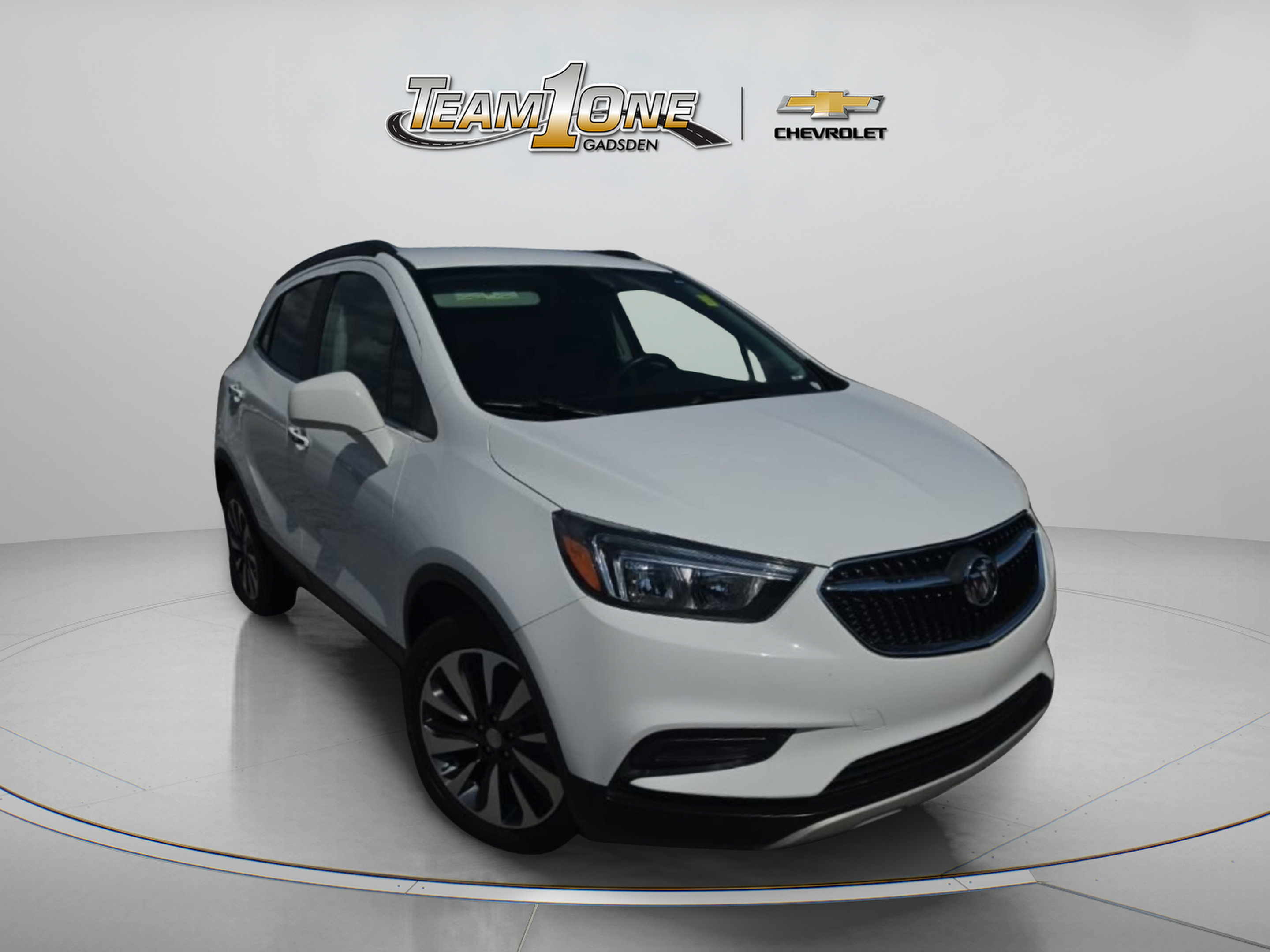 Used 2022 Buick Encore Preferred FWD image 1