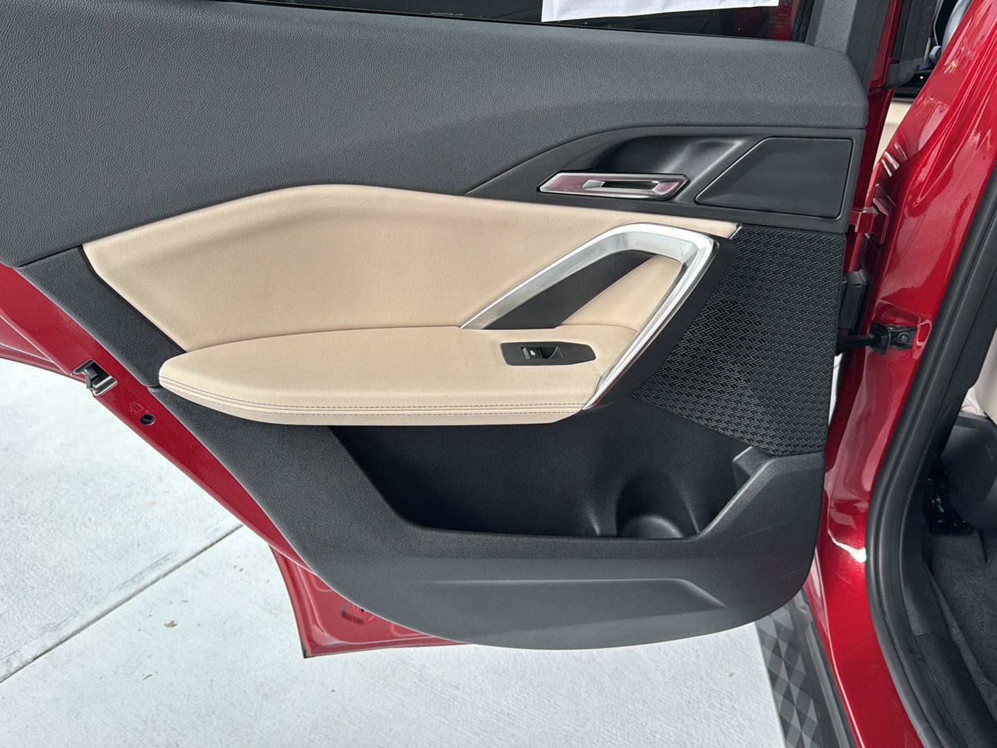 Used 2025 BMW X2 xDrive28i w/ Convenience Package image 15