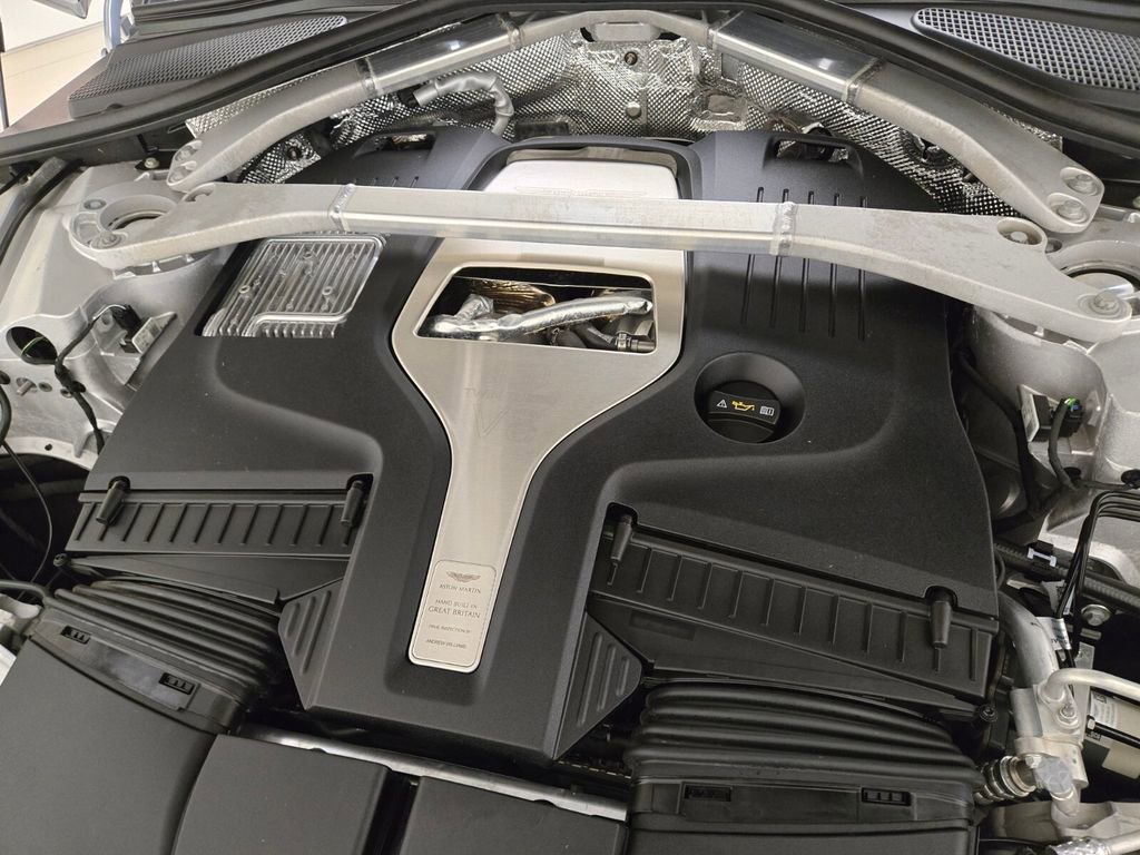 Used 2024 Aston Martin DBX image 29
