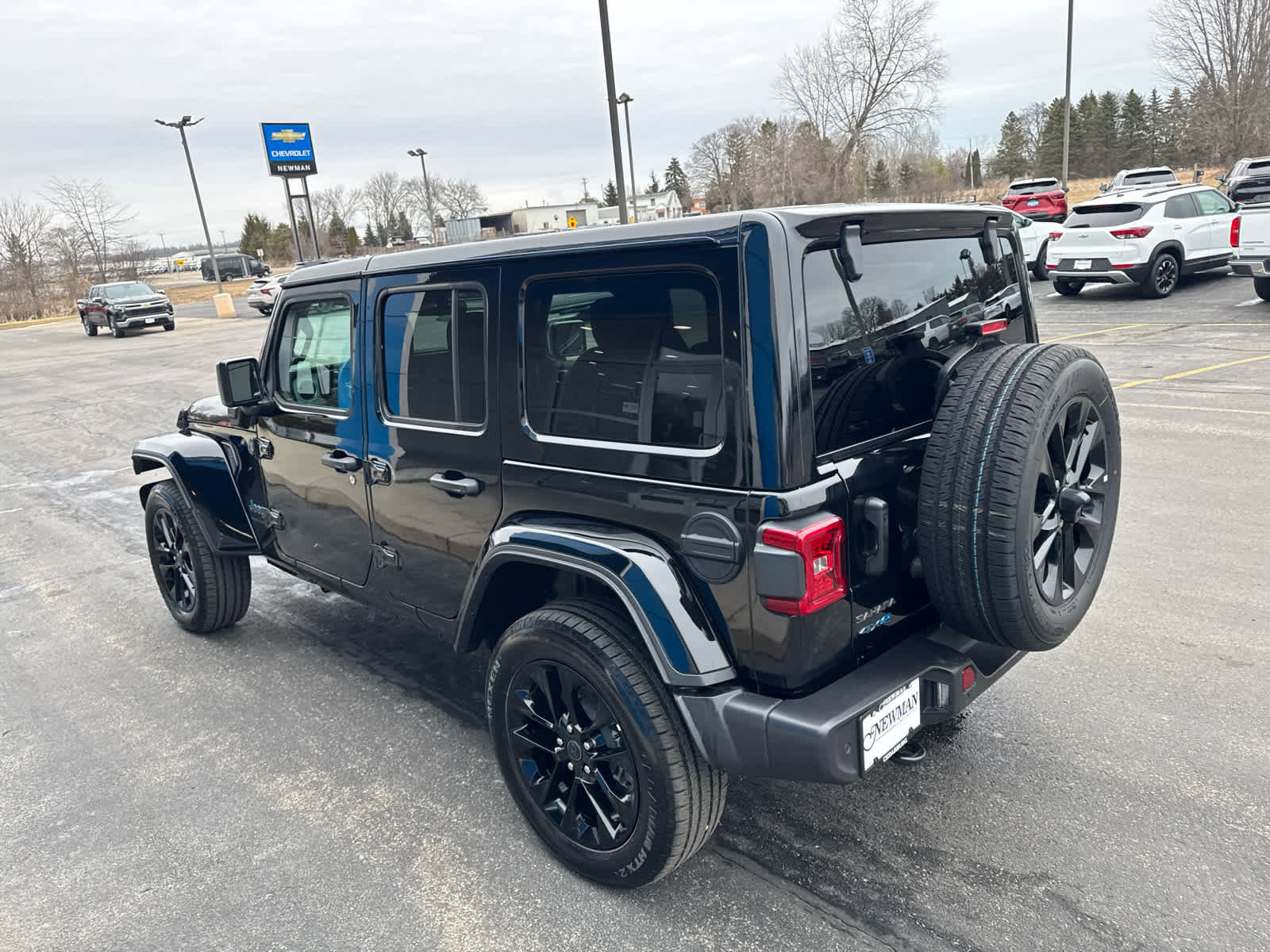 Used 2025 Jeep Wrangler Sahara w/ Safety Group image 9