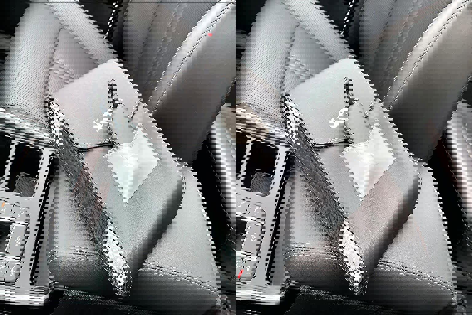 Used 2024 Kia Sorento EX w/ Panoramic Sunroof Package image 13