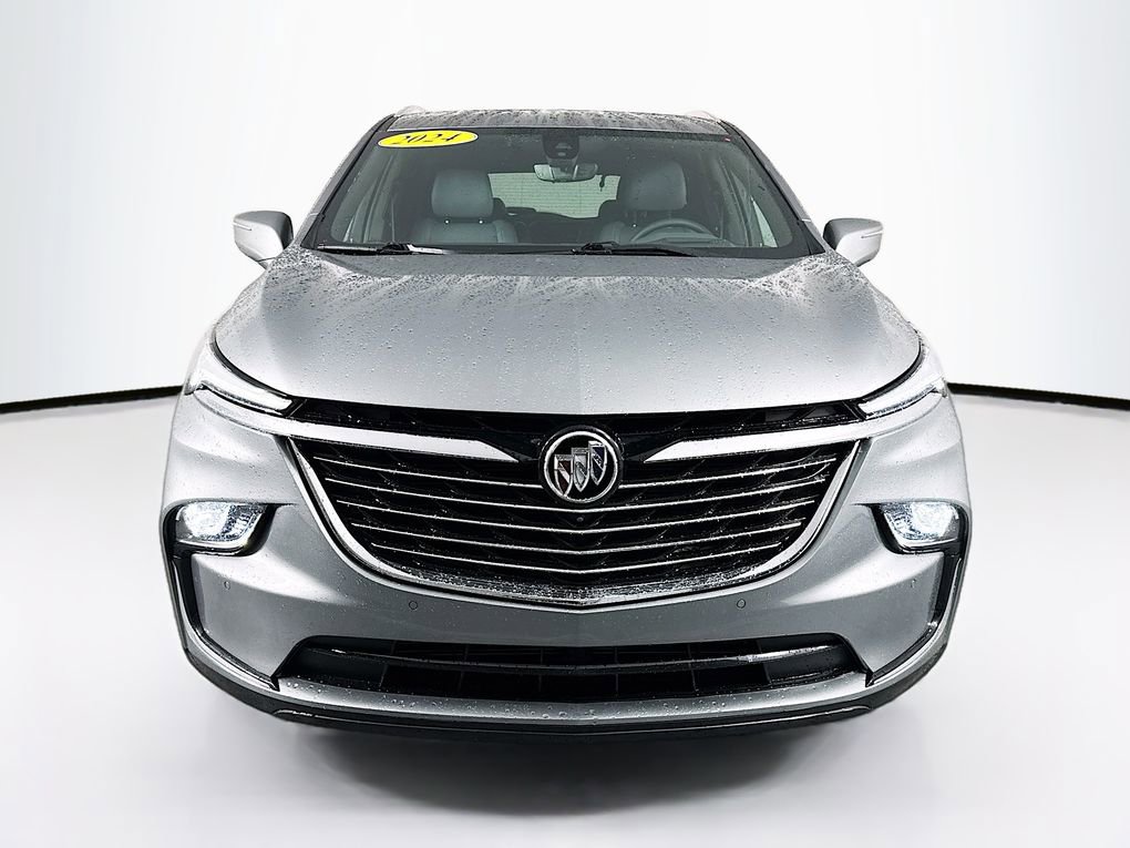 Used 2024 Buick Enclave Premium image 2