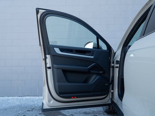 New 2026 Porsche Cayenne S image 15