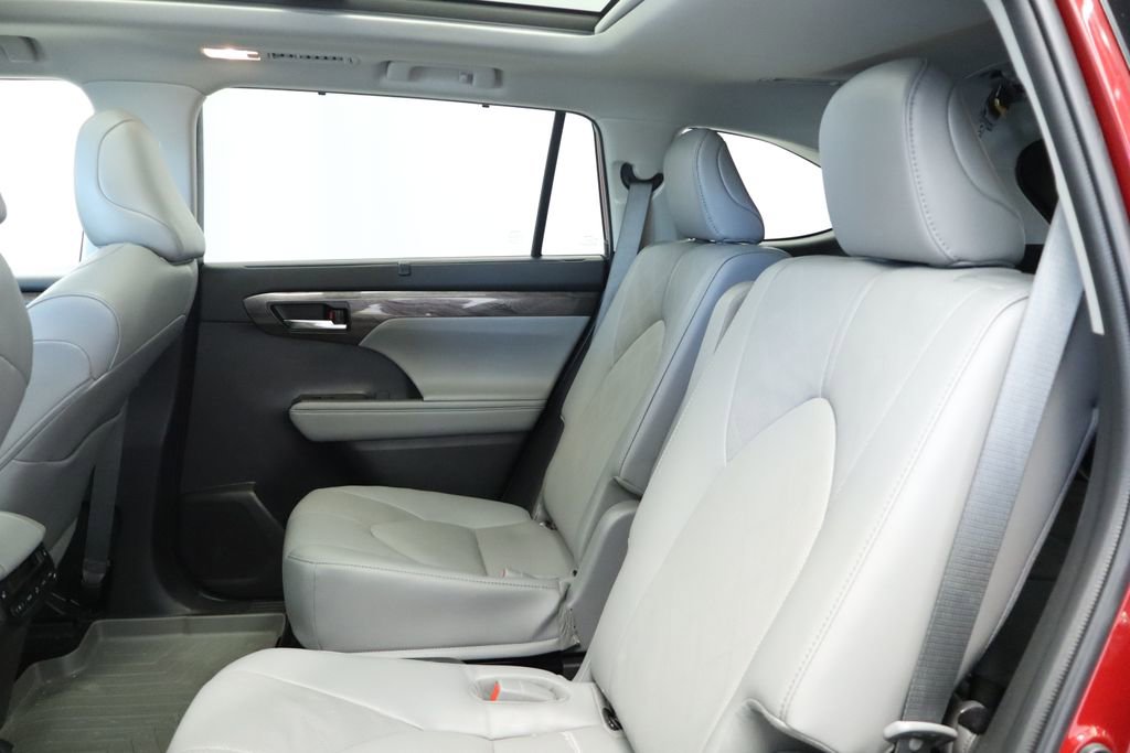 Used 2022 Toyota Highlander Platinum AWD/4WD image 26