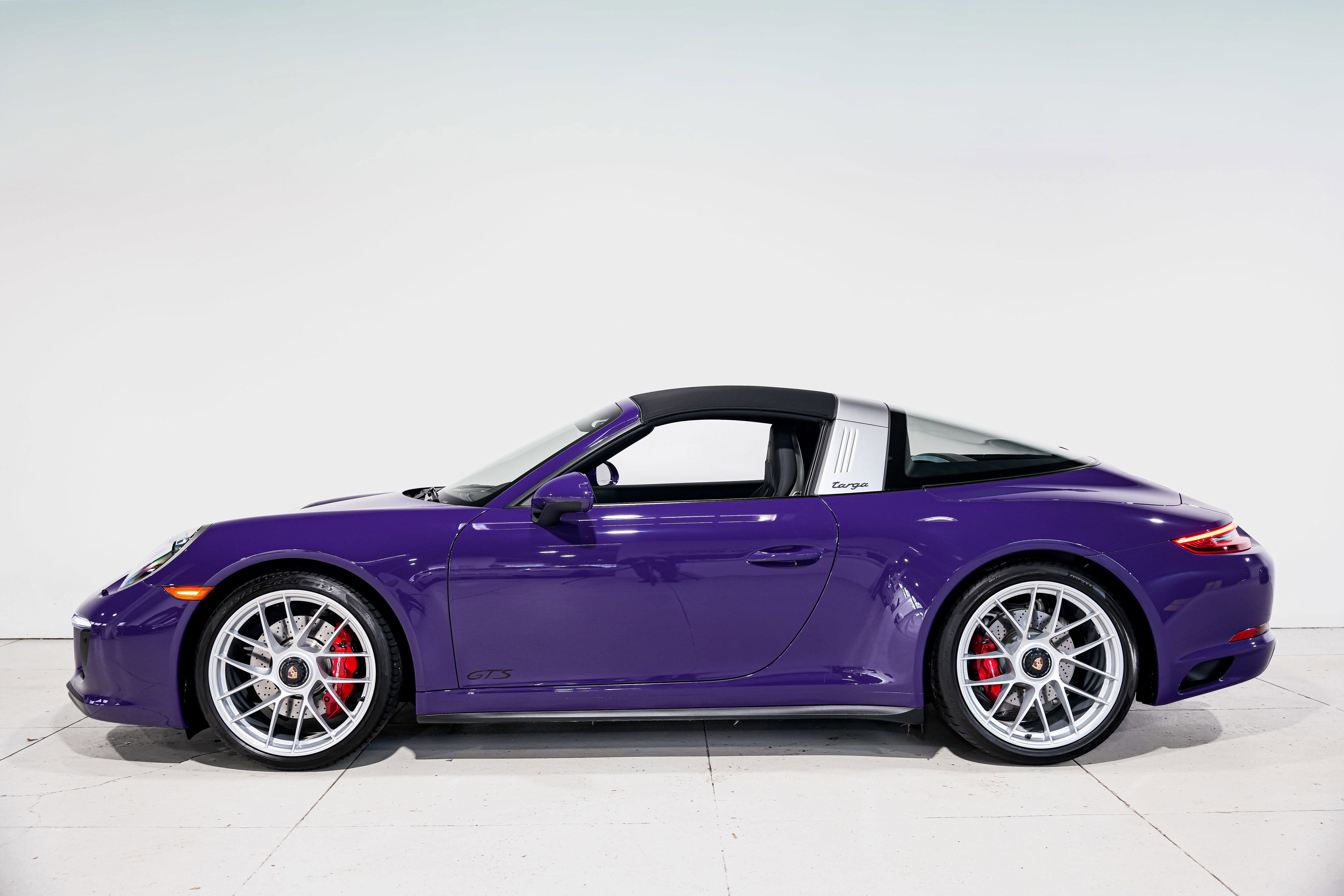Used 2018 Porsche 911 Targa 4 GTS image 7