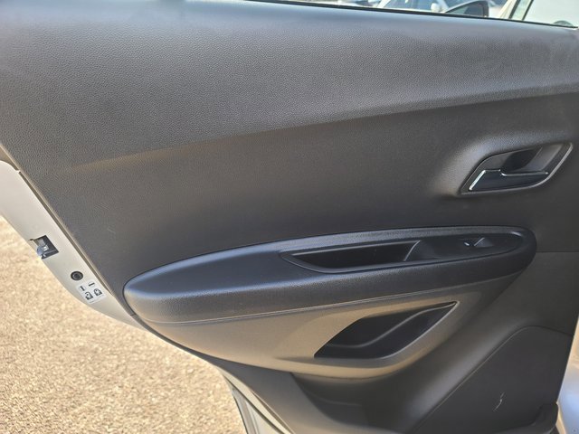 Used 2022 Chevrolet Trax LS w/ Tint and Cruise Package image 13