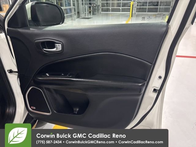 Used 2018 Jeep Compass Latitude image 36