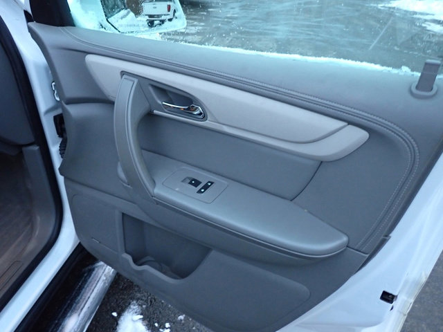 Used 2017 Chevrolet Traverse LT image 14