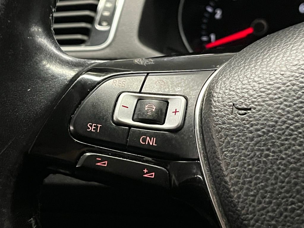 Used 2018 Volkswagen Passat 2.0T SE w/ SE Lighting Package image 22