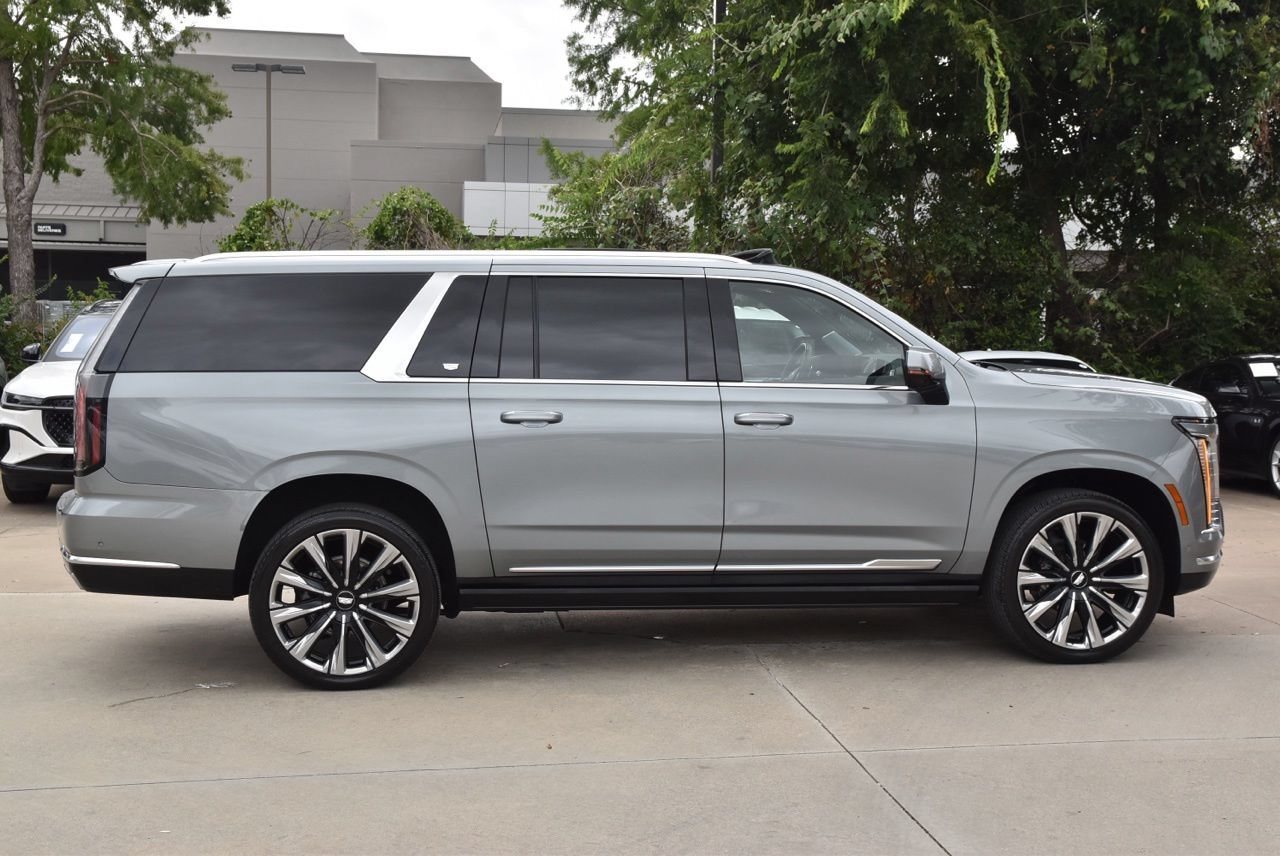 Used 2025 Cadillac Escalade ESV Premium Luxury Platinum AWD/4WD image 6