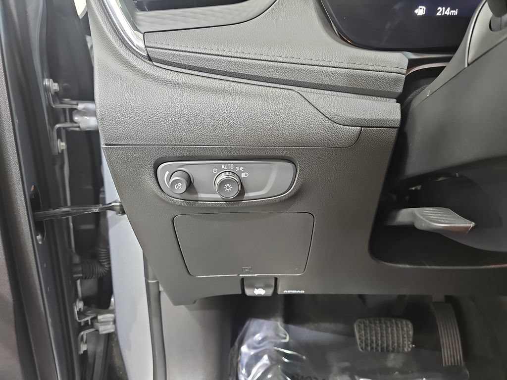 Certified 2025 Buick Encore GX Preferred w/ Comfort Package FWD image 30