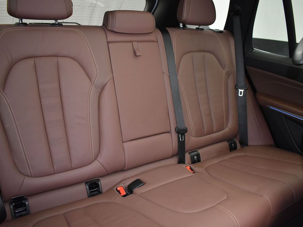Certified 2022 BMW X5 xDrive45e w/ Premium Package image 29