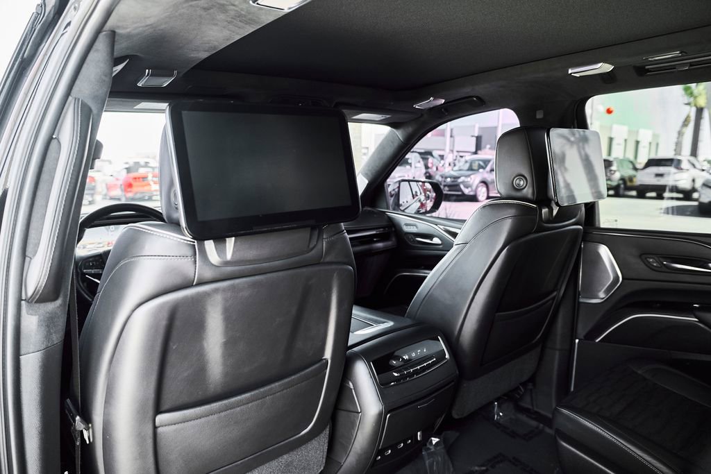 Used 2021 Cadillac Escalade ESV Sport Platinum w/ LPO, ONYX Package AWD/4WD image 46