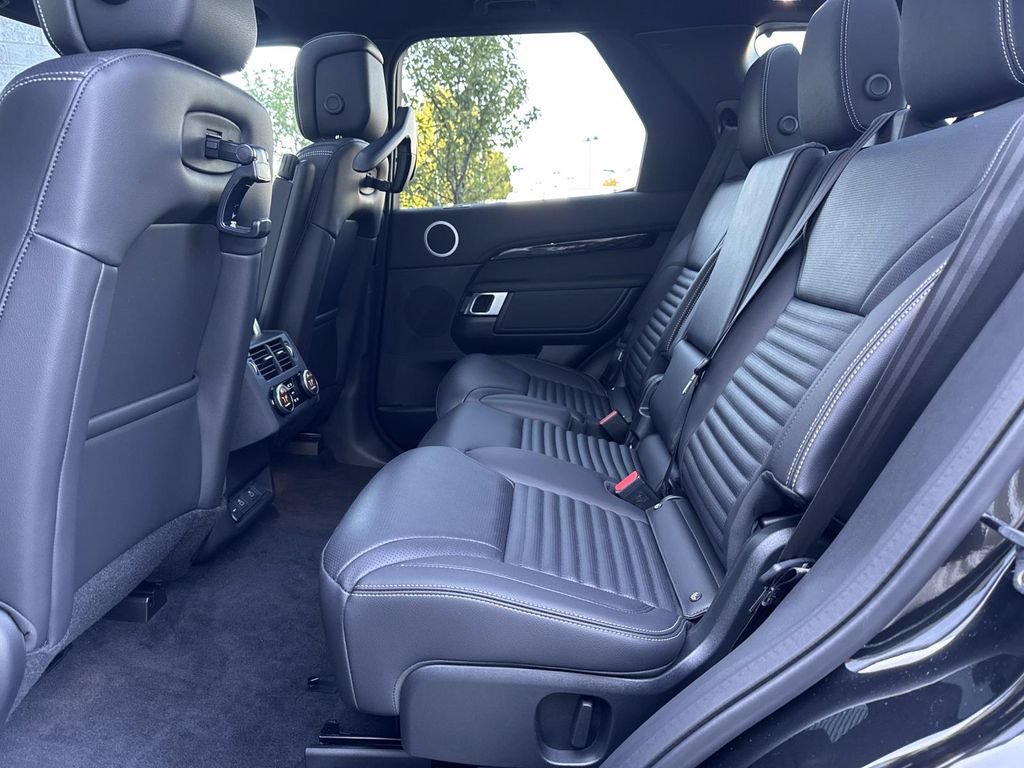 New 2026 Land Rover Discovery S AWD/4WD image 14